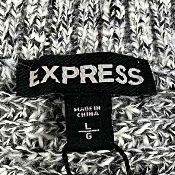 NEW WITH TAGS EXPRESS‎ OFF SHOULDER HEAVY KNIT SWEATER - Picture 9 of 11
